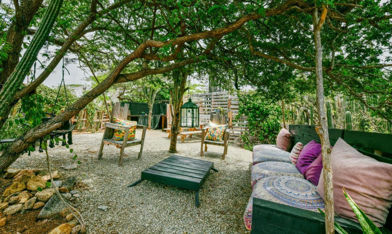 Mammaloe Bed and Breakfast Oranjestad Buitenkant foto